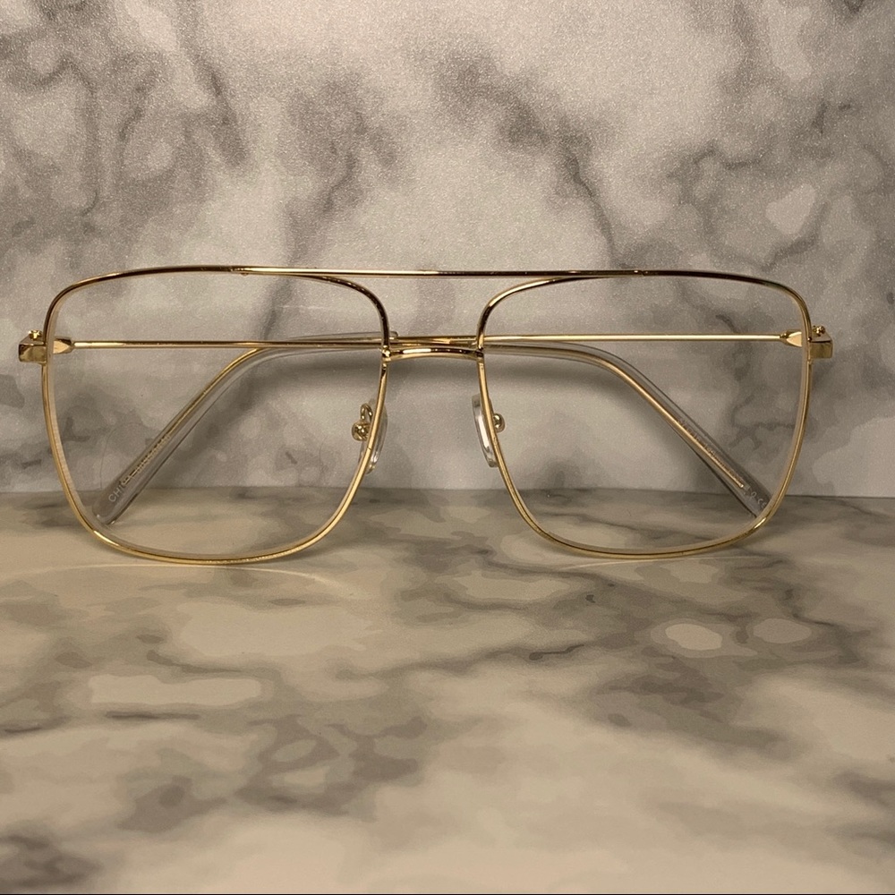 🕶 Oversized Gold Frame Glasses 🕶 - Picture 7 of 12